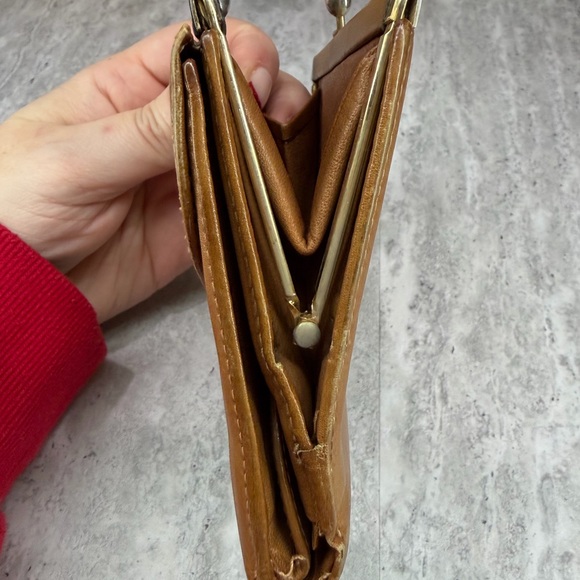 Vintage Gucci Leather Compact Wallet Kiss Lock Camel Tan Soft - Picture 10 of 13